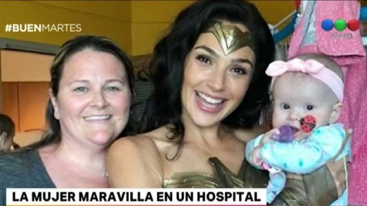 La "Mujer Maravilla" Gal Gadot visitó un hospital de niños
