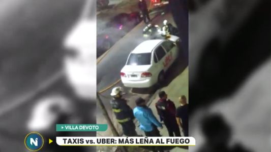 Queman un auto de Uber en Villa Devoto