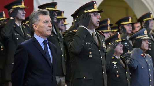 Macri otorgó un aumento salarial del 20% para las Fuerzas Armadas