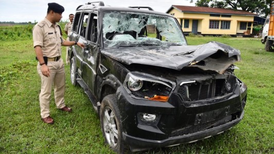 El peligro de las noticias falsas: lincharon a dos jóvenes por un rumor en las redes