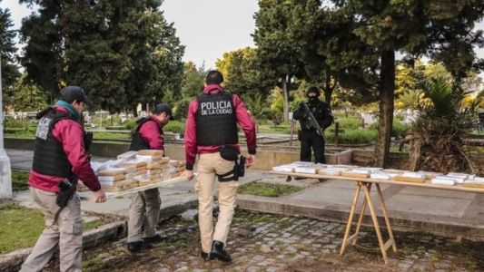 Detuvieron a un policía de la Ciudad acusado de robar marihuana durante una quema