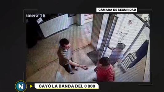 Cayó la banda del "falso 0800" que estafaba a las personas en cajeros automáticos