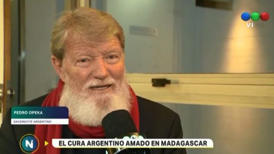 El cura argentino que revolucionó Madagascar regresó al país para hablar sobre la pobreza