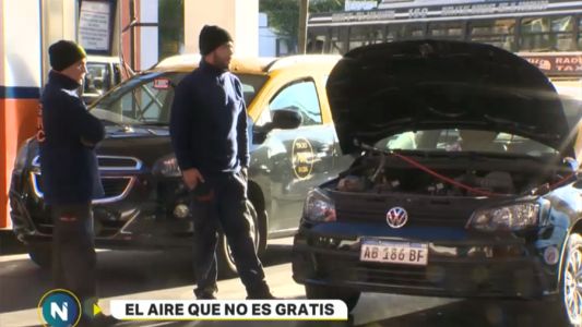 Estaciones de servicio cobran por poner aire a las cubiertas