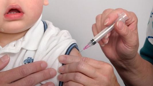 Mendoza: pondrán multas de hasta $7.600 a los padres que no vacunen a sus hijos