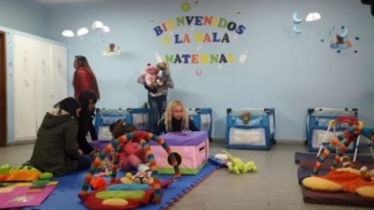 Crean guarderías en escuelas tucumanas para que adolescentes terminen los estudios