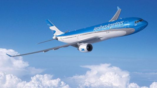 Guerra a las low cost: colapsó el sitio de Aerolíneas Argentinas y hubo récord de venta de pasajes
