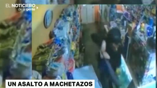 Intentaron asaltarlos con un machete y le dieron una paliza al ladrón
