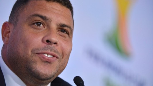 Ronaldo fue internado de urgencia en España