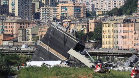 Las imágenes más impactantes del derrumbe del puente de Génova