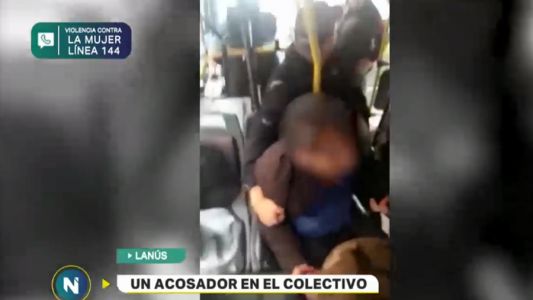 Abuso en un colectivo: escracharon a un taxista que abusó de una mujer