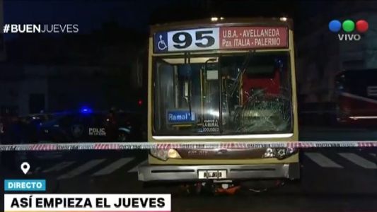 Chocaron un colectivo y una moto: dos heridos