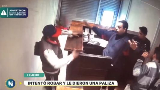 Video: se quedó sin balas y le dieron una paliza