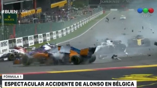 Espectacular accidente de Alonso en Bélgica