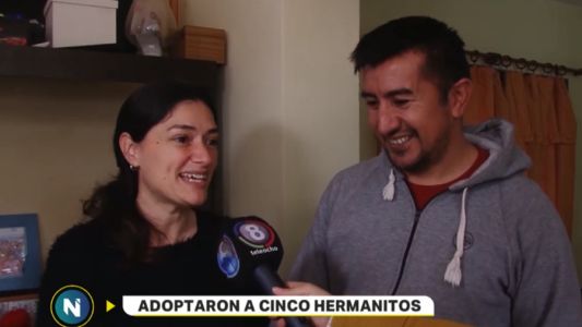 La emotiva historia de una pareja cordobesa que adoptó a cinco hermanitos jujeños