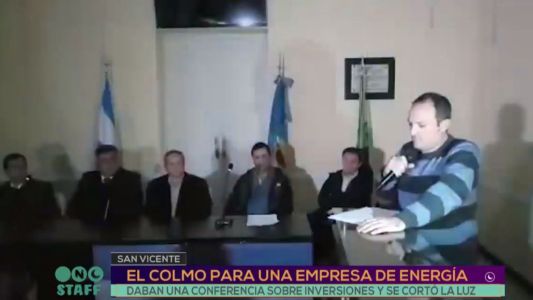 Papelón en San Vicente: a los directivos de Edesur se les cortó la luz en plena conferencia de prensa