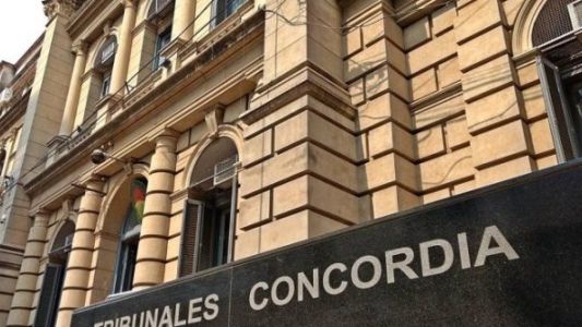 Una chica denunció que fue violada por dos menores en una fiesta de 15