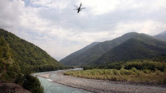 Buscaba un lugar para leer "en silencio", cruzó la frontera sin darse cuenta y fue detenido
