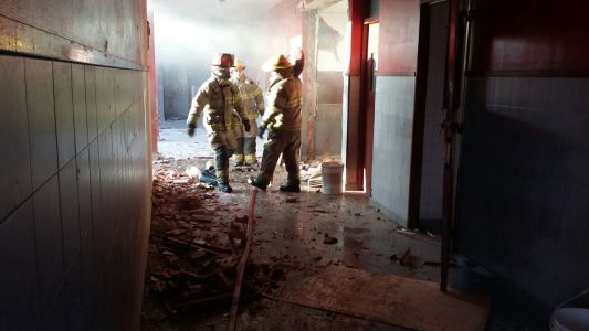 Explotó una garrafa en una escuela mientras preparaban el desayuno: hay dos muertos