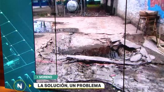 Otra vez Moreno: se hundió el patio de una escuela cuando un camión descargaba garrafas