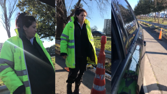 Video: se quejó por una fotomulta y una agente de tránsito le pateó el auto