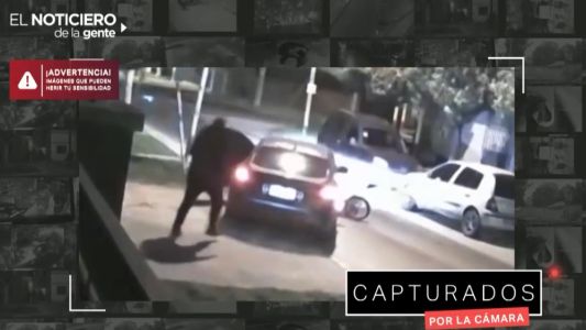 Fracaso de un motochorro al querer robar un auto