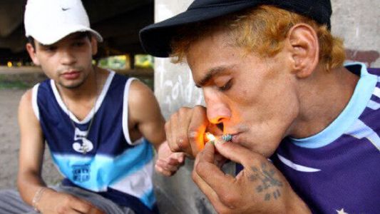 Por la crisis, reaparecen las drogas baratas y letales