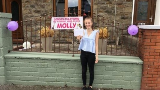 Le prometió a su hija plata por cada buena nota en la escuela y terminó endeudado