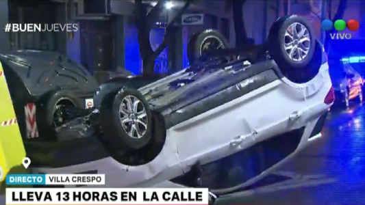 Villa Crespo: una camioneta chocó, volcó y estuvo 13 horas en la calle