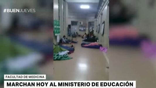 Vigilia en las universidades antes de la marcha