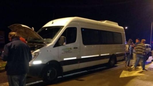 Motochorros balearon una combi con estudiantes en la ruta y les robaron