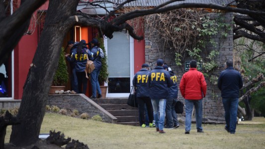 Sospechan que las cartas de Yrigoyen y San Martín que tenía Cristina "vinieron del mercado negro"