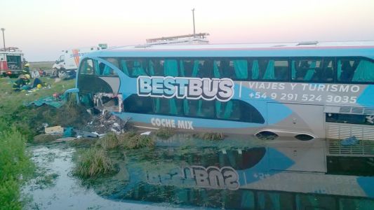 Corrientes: un micro cayó en un arroyo en la ruta 14 y murieron tres personas