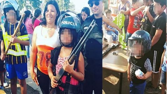 Polémica por un festejo del Día del Niño con armas y trajes policiales