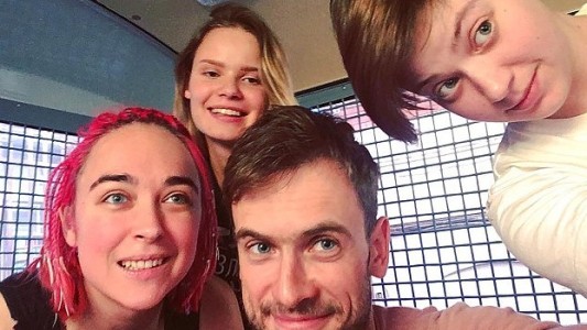 Está en estado grave por posible envenenamiento un miembro de las Pussy Riot