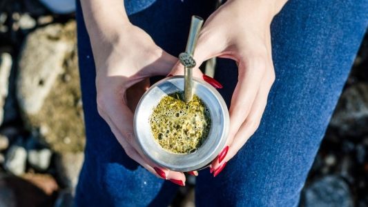Investigadores aseguran que el mate es mejor que el agua para bajar de peso