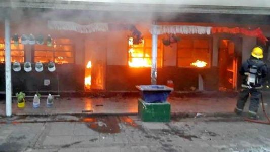 Se incendió una escuela en Berazategui y creen que fue intencional