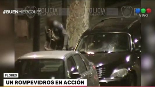 Rompió el vidrio de un auto para robar y fue detenido