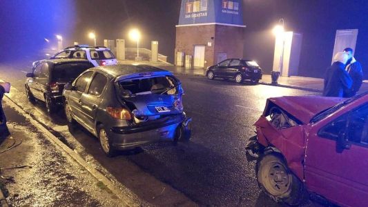 Manejaba borracho y chocó contra tres autos estacionados en La Perla