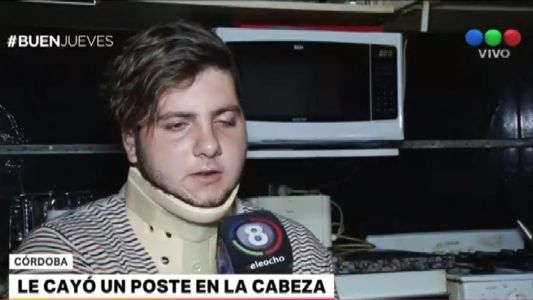 Joven herido al caerle una farola en la cabeza