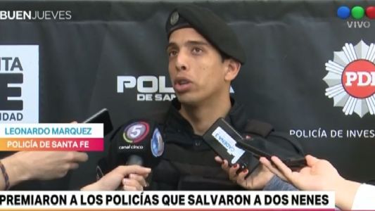 Premiaron a los policías que salvaron a dos nenes de un trágico incendio