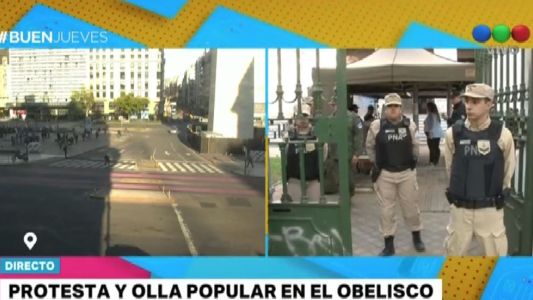 Ollas populares para reclamar la emergencia alimentaria: en el Obelisco reciben donaciones