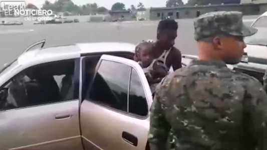 18 personas en un auto: intentaban cruzar de Haití a República Dominicana