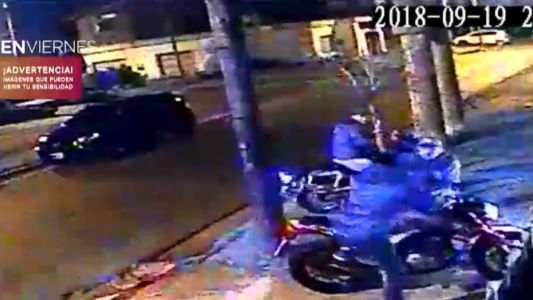 Le apuntaron a la cabeza para robarle la moto
