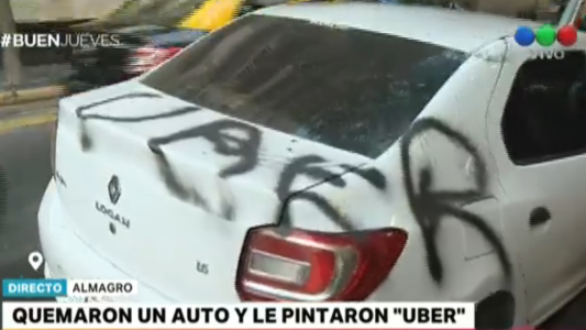 Otro ataque de quemacoches en Almagro: escribieron "Uber" sobre el baúl del auto