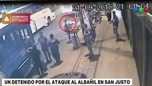 Video: identifican a otro de los agresores del albañil arrojado debajo de un colectivo