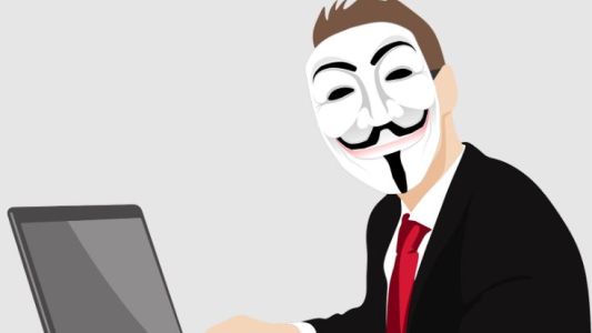 Facebook y Twitter, presentes en un debate en el Senado sobre usurpación de identidad virtual