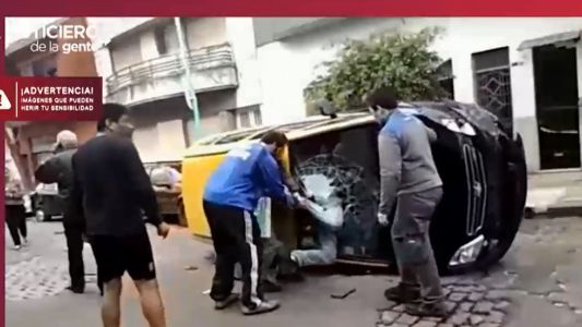 Robó un taxi, volcó y lo agarraron