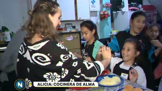 La cocinera inglesa que enseña a comer sano a chicos de bajos recursos