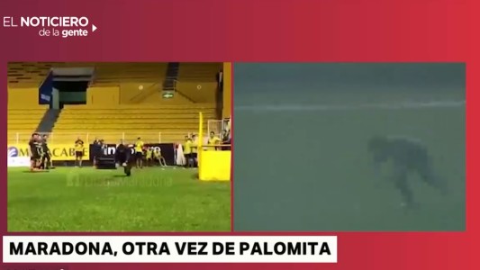 En México, Maradona repitió su famosa palomita